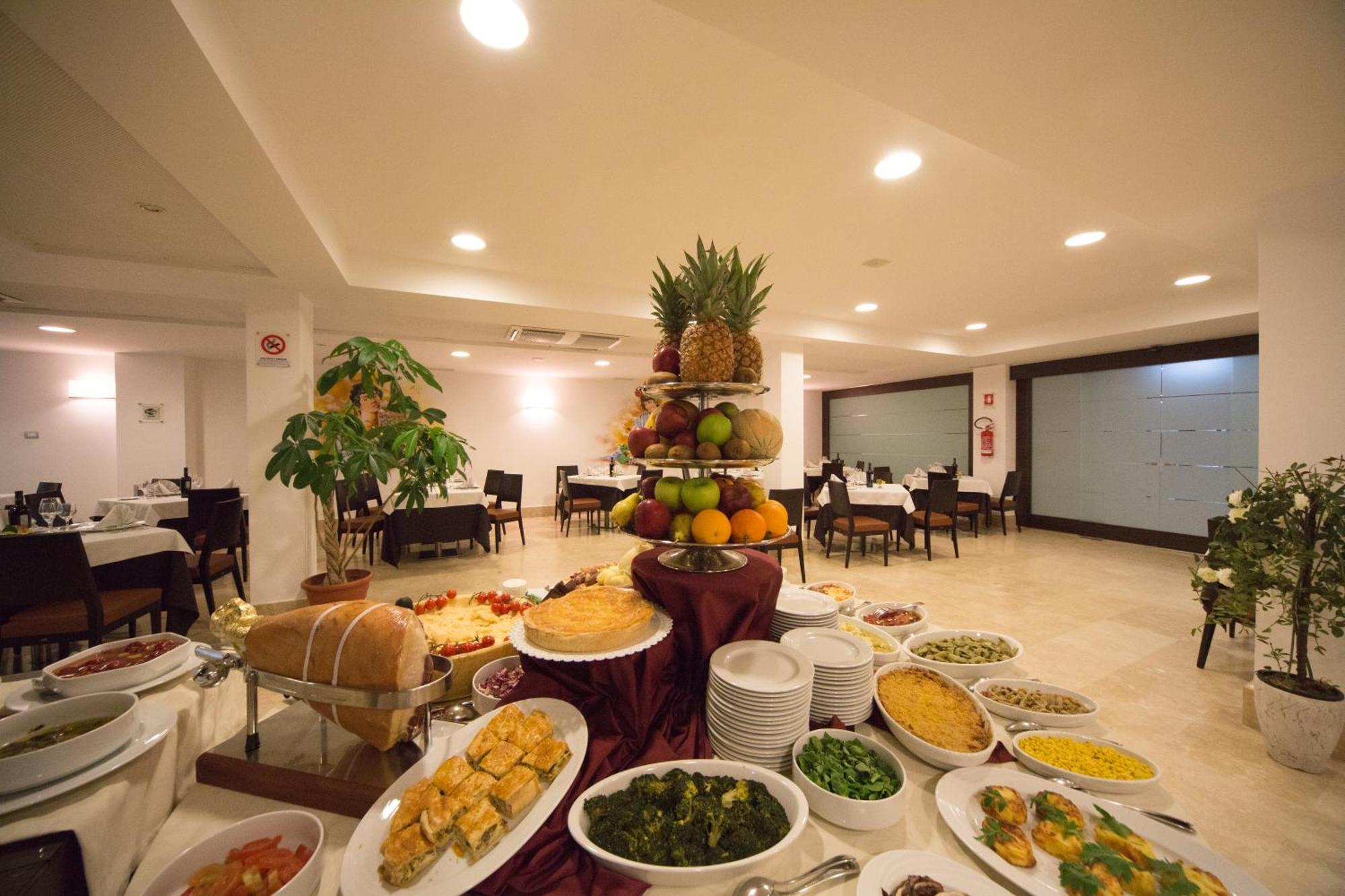 Centrum Palace Hotel & Resorts Campobasso Esterno foto