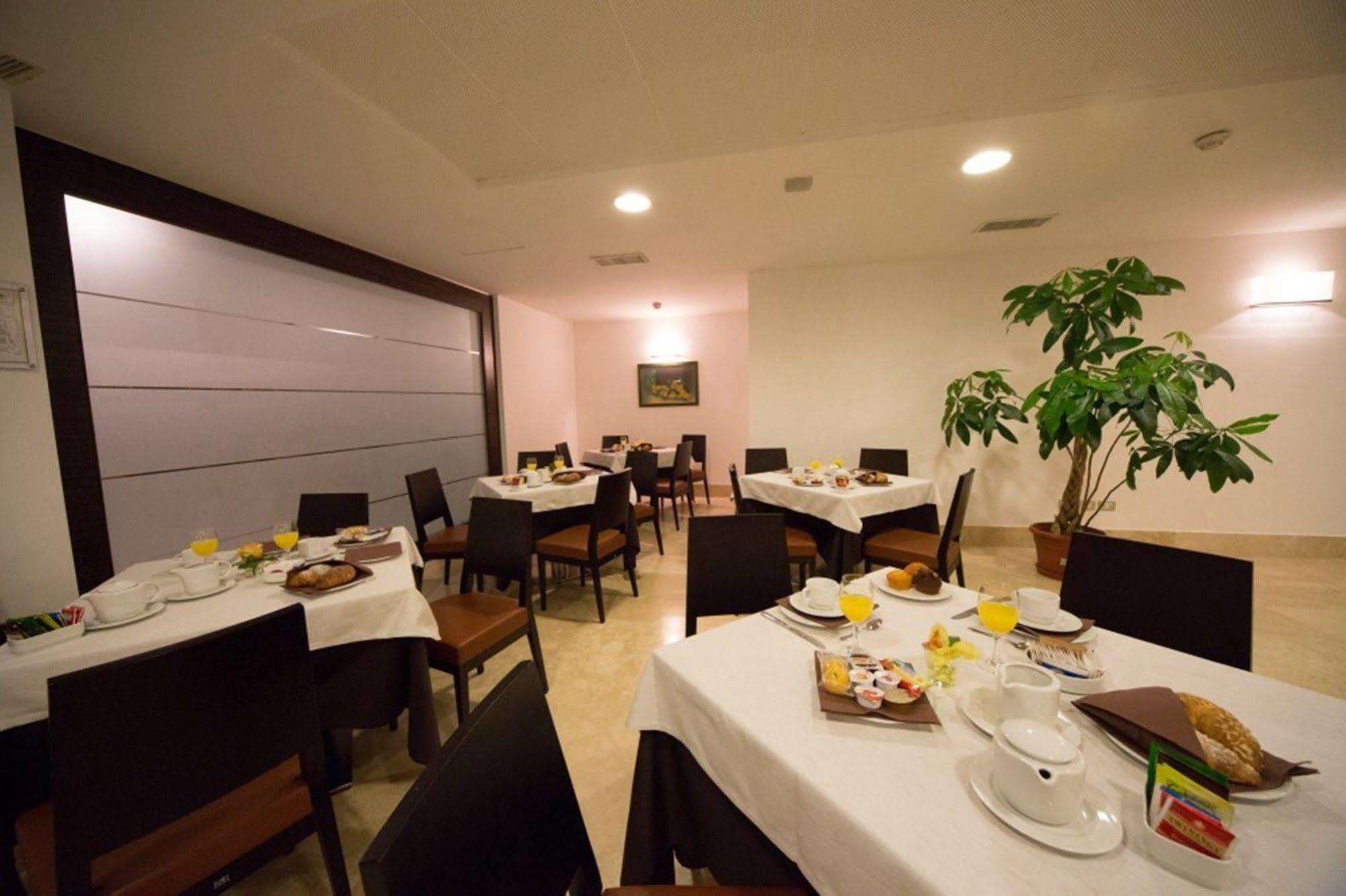 Centrum Palace Hotel & Resorts Campobasso Esterno foto