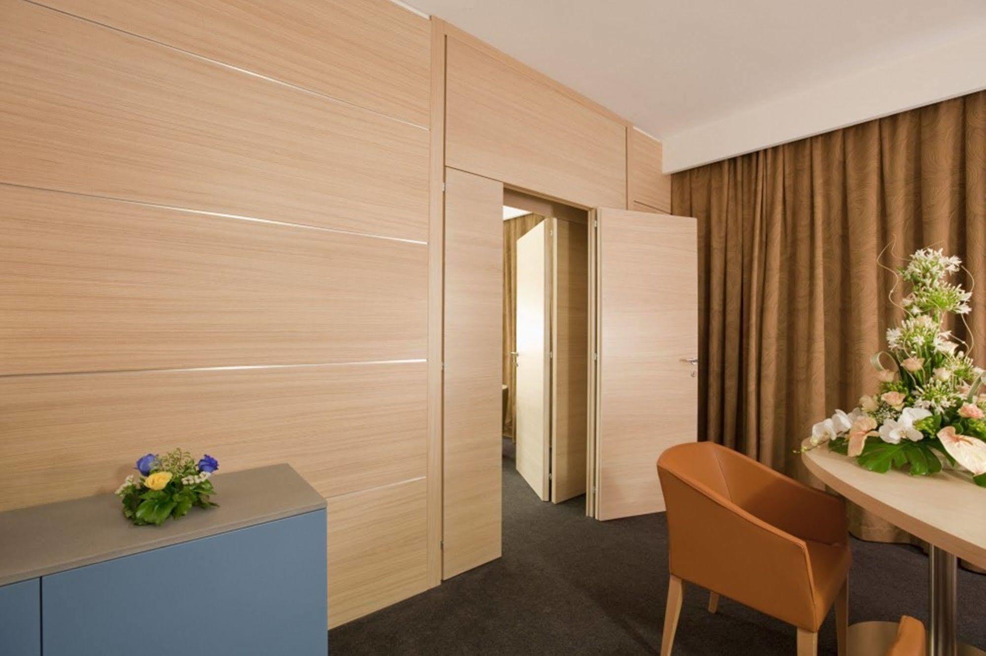 Centrum Palace Hotel & Resorts Campobasso Esterno foto